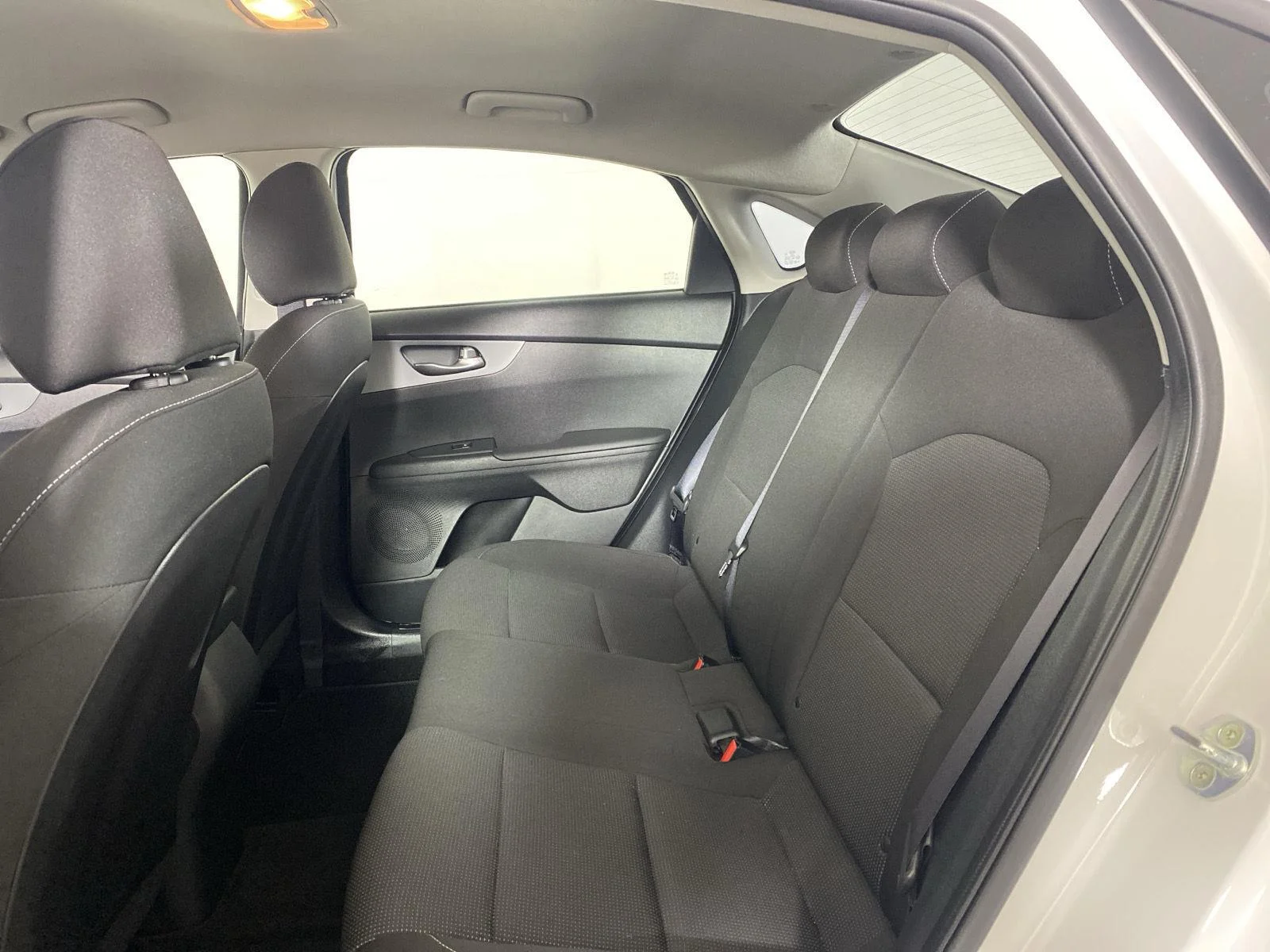 Used 2020 Clear White Kia LXS image 20