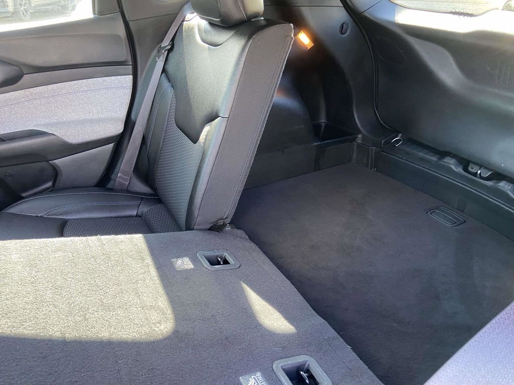 Used 2024 Gray Jeep Latitude image 16