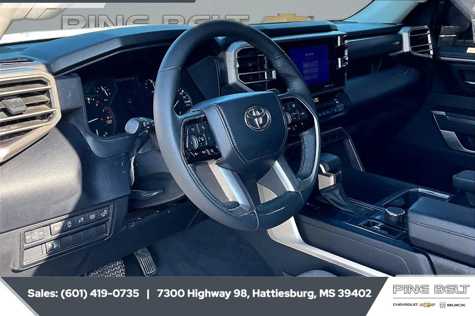Used 2023 Ice Cap Toyota SR5 image 13