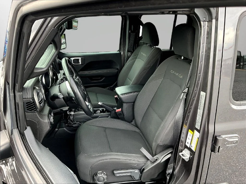 Used 2019 Gray Jeep Unlimited Sahara image 25