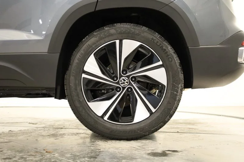 New 2026 Gray Volkswagen 1.5T SE image 37