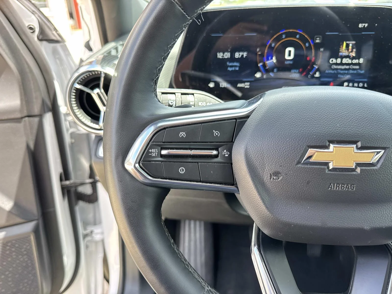 Used 2025 Summit White Chevrolet AWD LT image 22