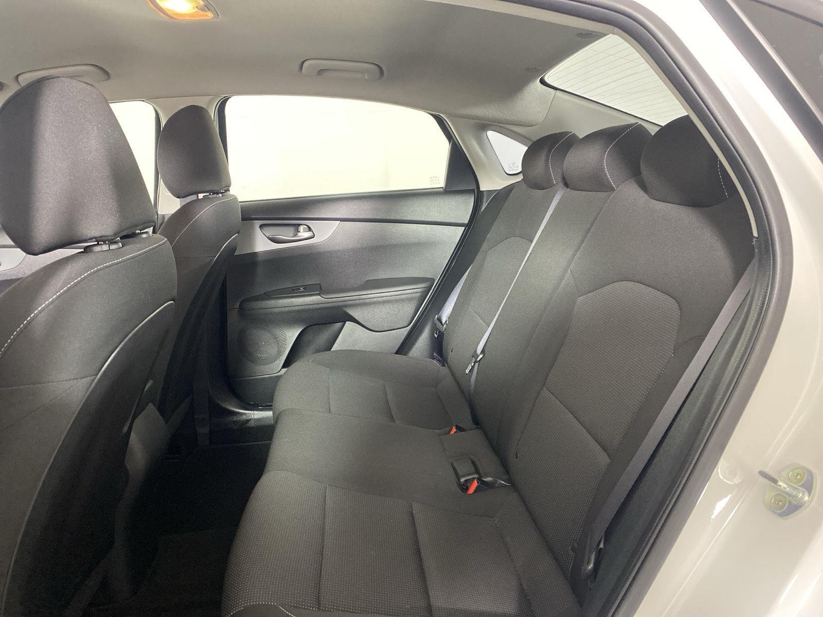 Used 2020 Clear White Kia LXS image 20