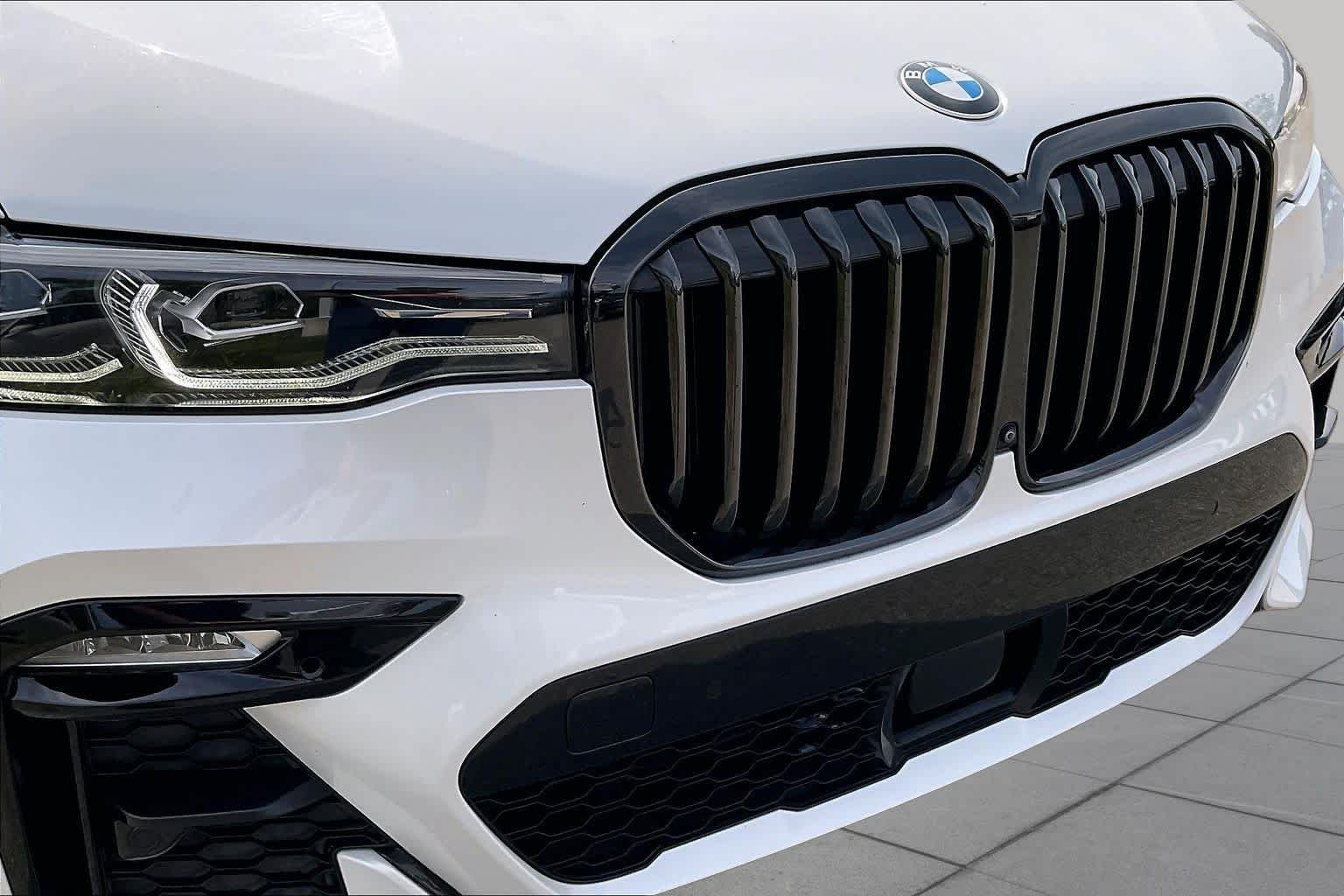 Used 2022 Mineral White Metallic BMW xDrive40i image 31