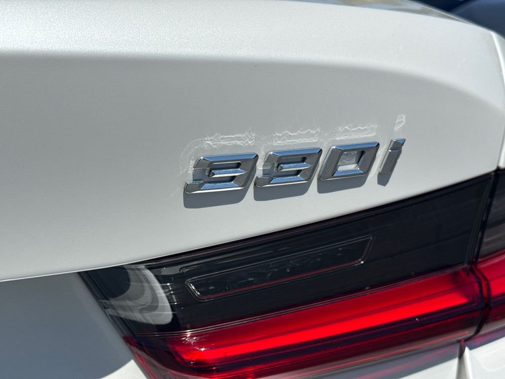 Used 2023 White Metallic BMW 330i image 9