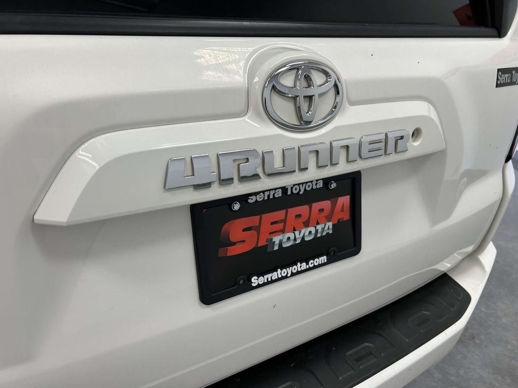 Used 2019 White Toyota SR5 image 11