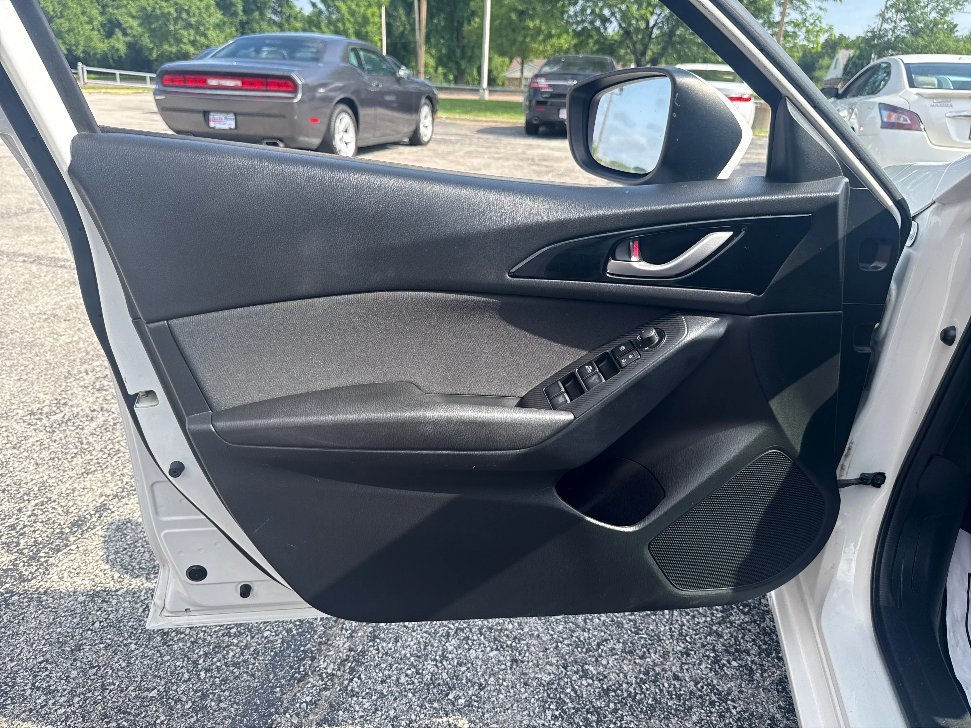 Used 2014 White Mazda i Touring image 20