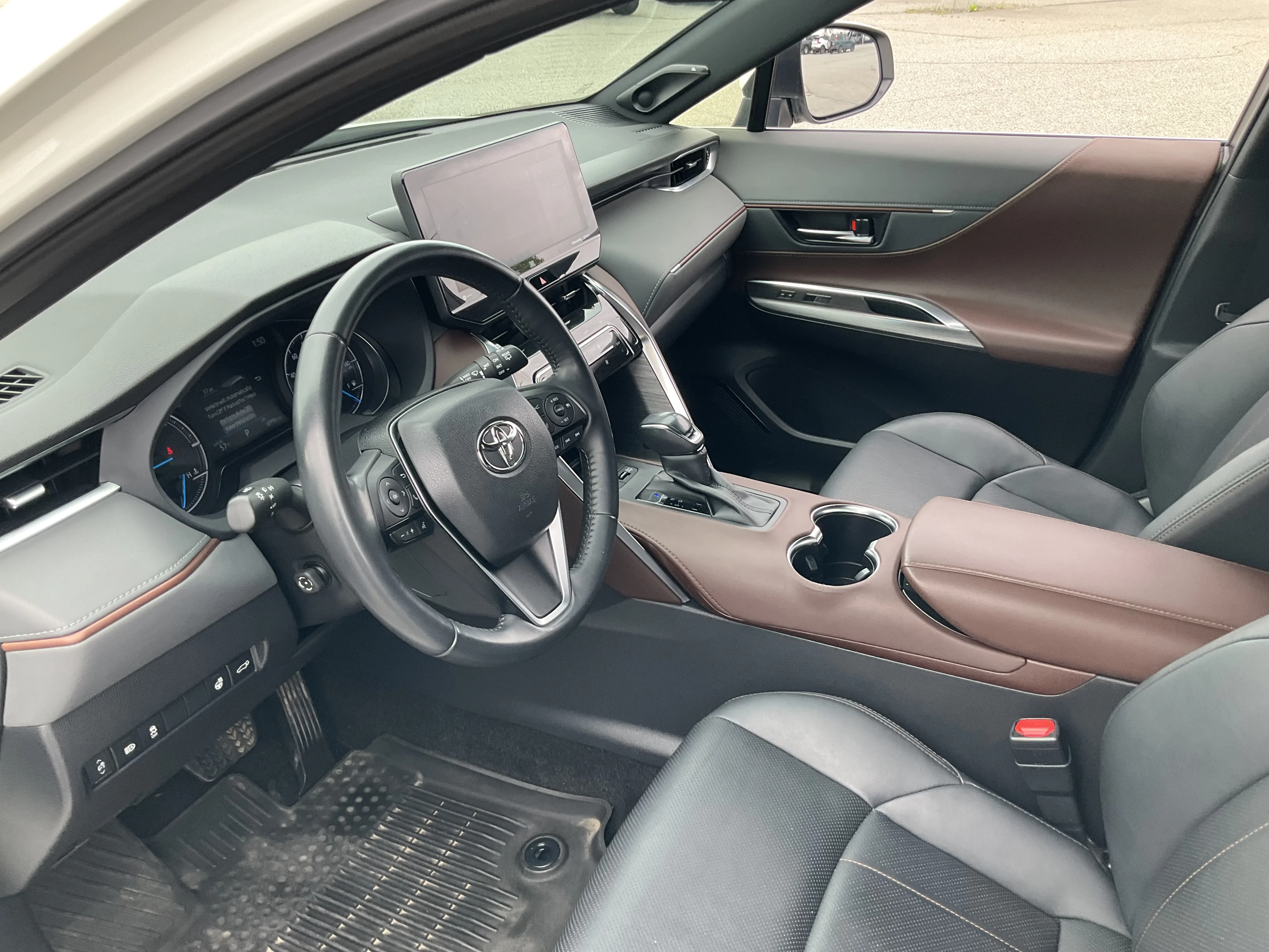 Used 2021 Blizzard Pearl Toyota LE/XLE/Limited image 5