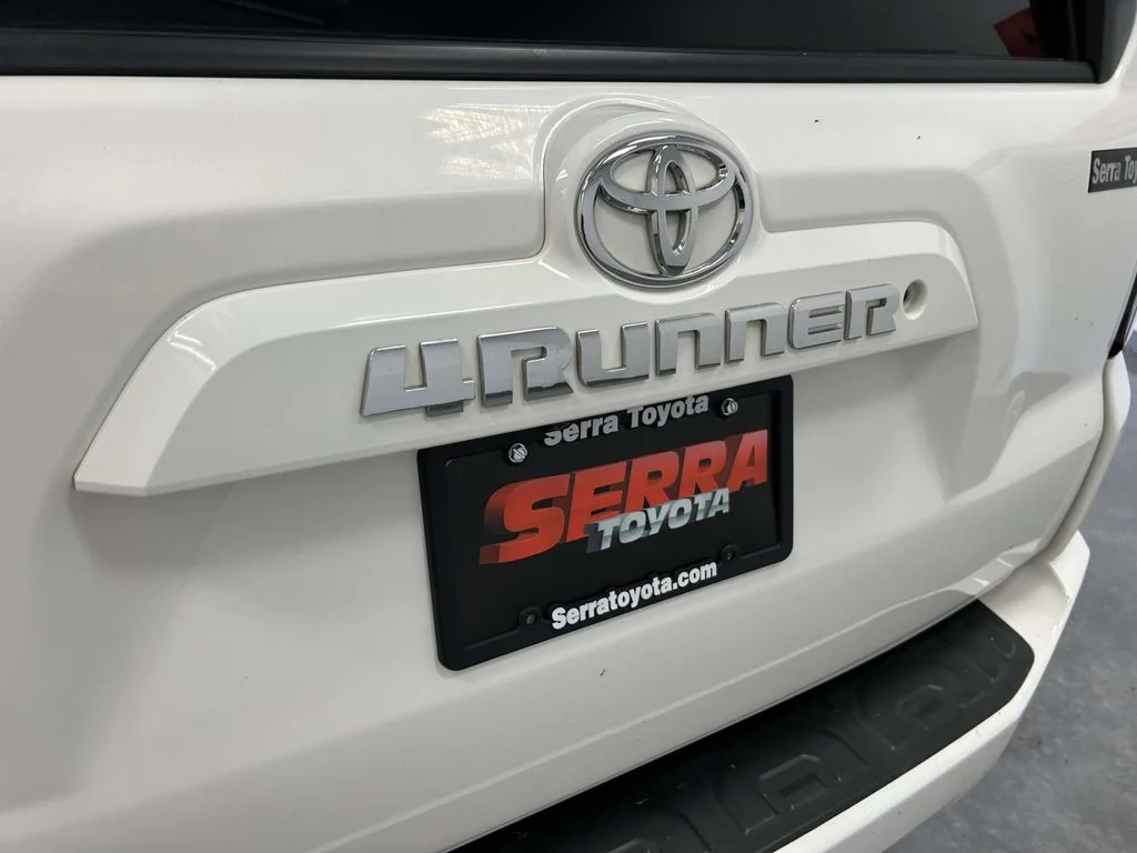 Used 2019 White Toyota SR5 image 11