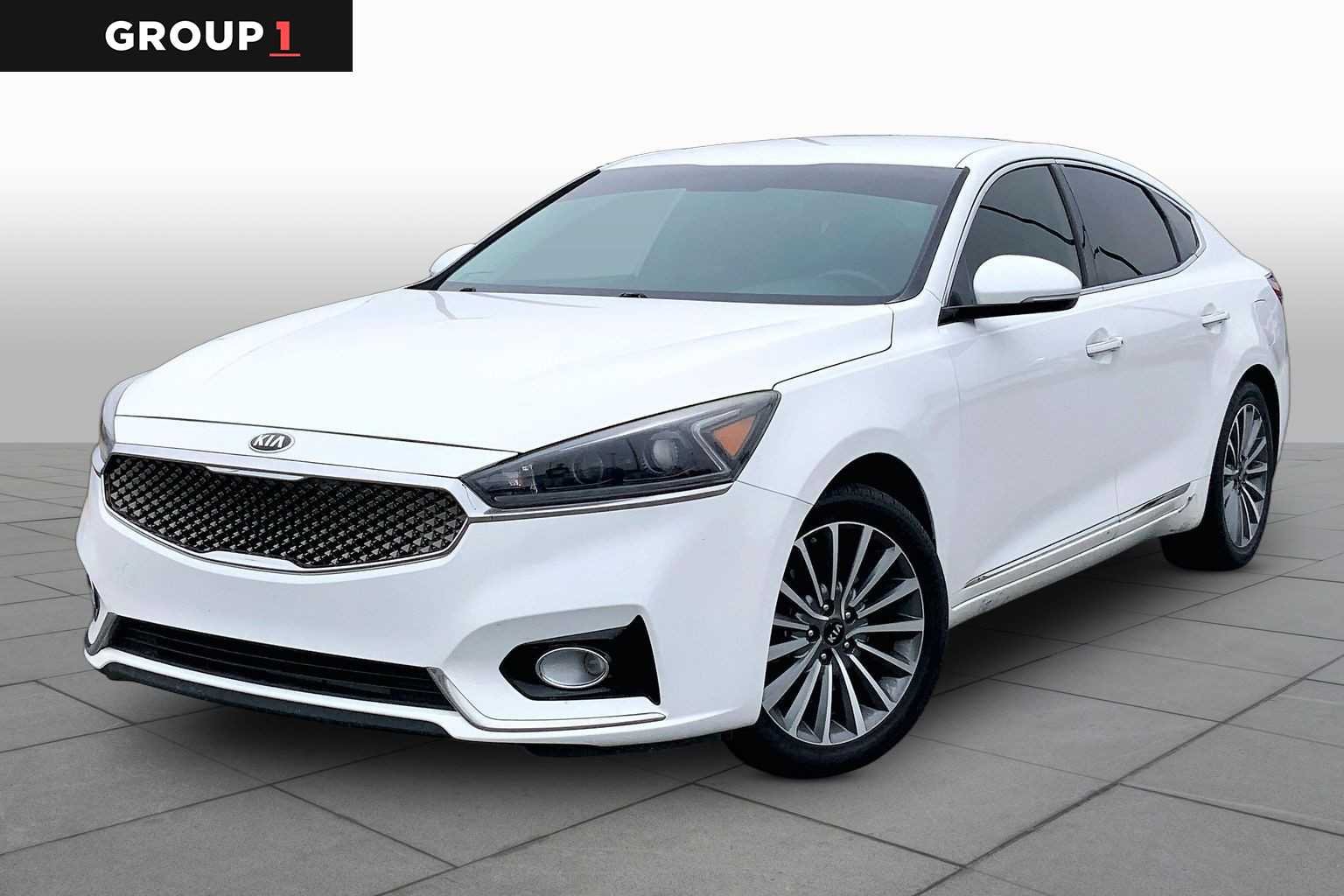 Pre-Owned 2017 Kia Cadenza Premium