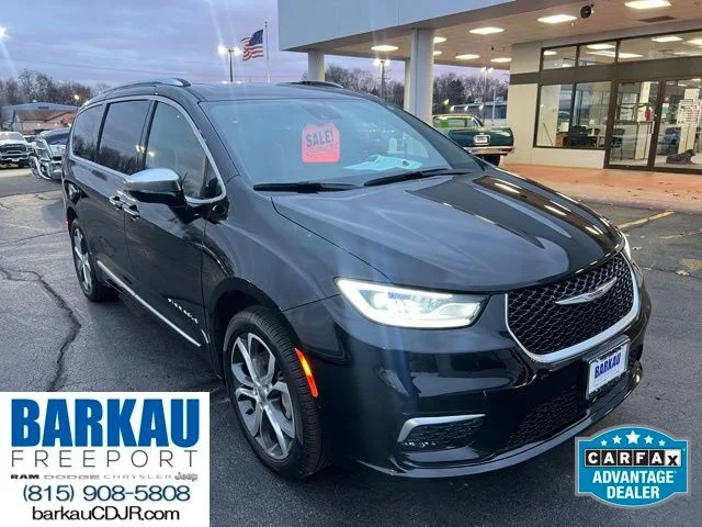 2024 Chrysler Pacifica Pinnacle AWD's photo