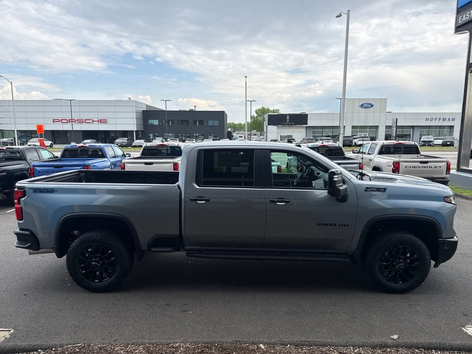 New 2026 Sterling Gray Metallic Chevrolet LT Trail Boss with Safety - Leather - Convenience I & II - Heat - Remote Start - Plow Prep - Z71 Off-Road image 5
