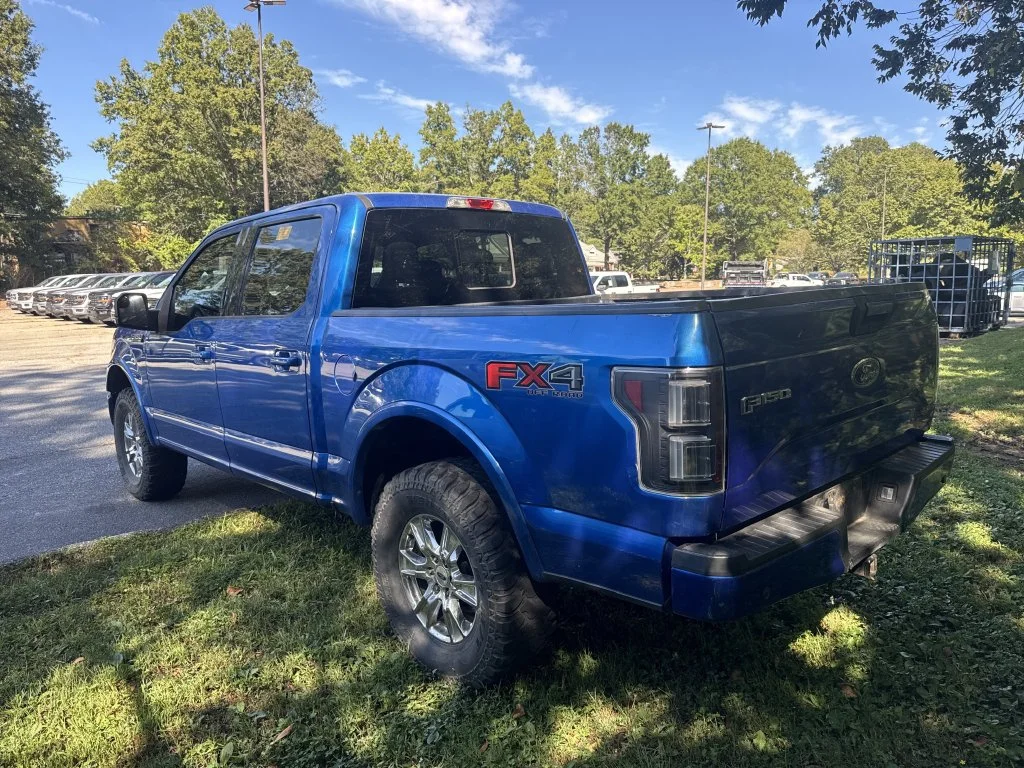Used 2015 Blue Ford XLT image 4