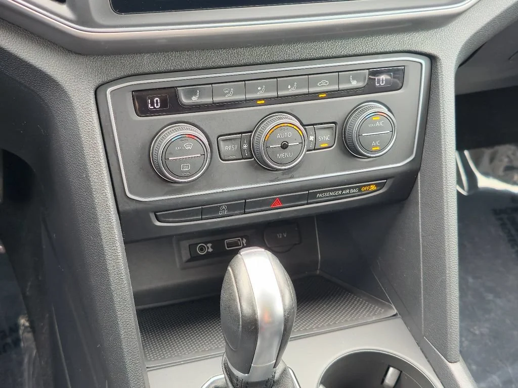 2019 Volkswagen Atlas SE w/Tech - Photo 14