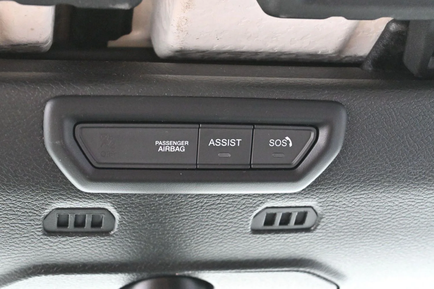 Used 2022 Sting-Gray Clearcoat Jeep Overland image 27