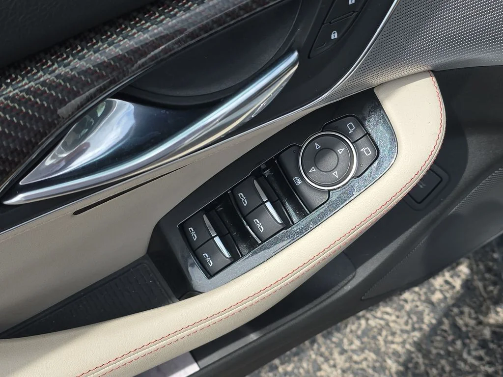 Used 2022 White Cadillac Sport image 18