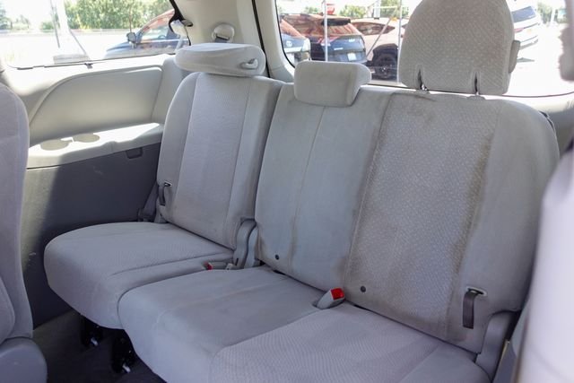 Used 2011 White Toyota LE image 25