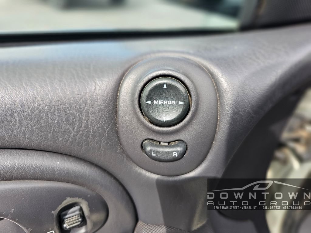 Used 1999 Green Chrysler Base image 11