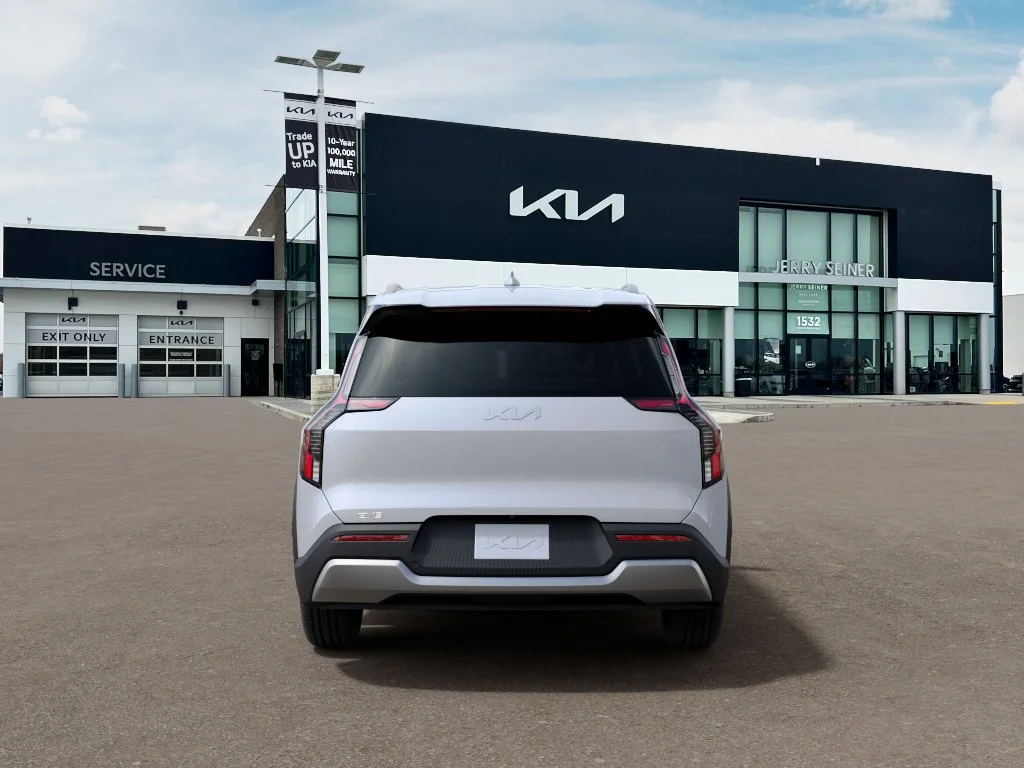 New 2026 Glacial White Pearl Kia Wind image 5