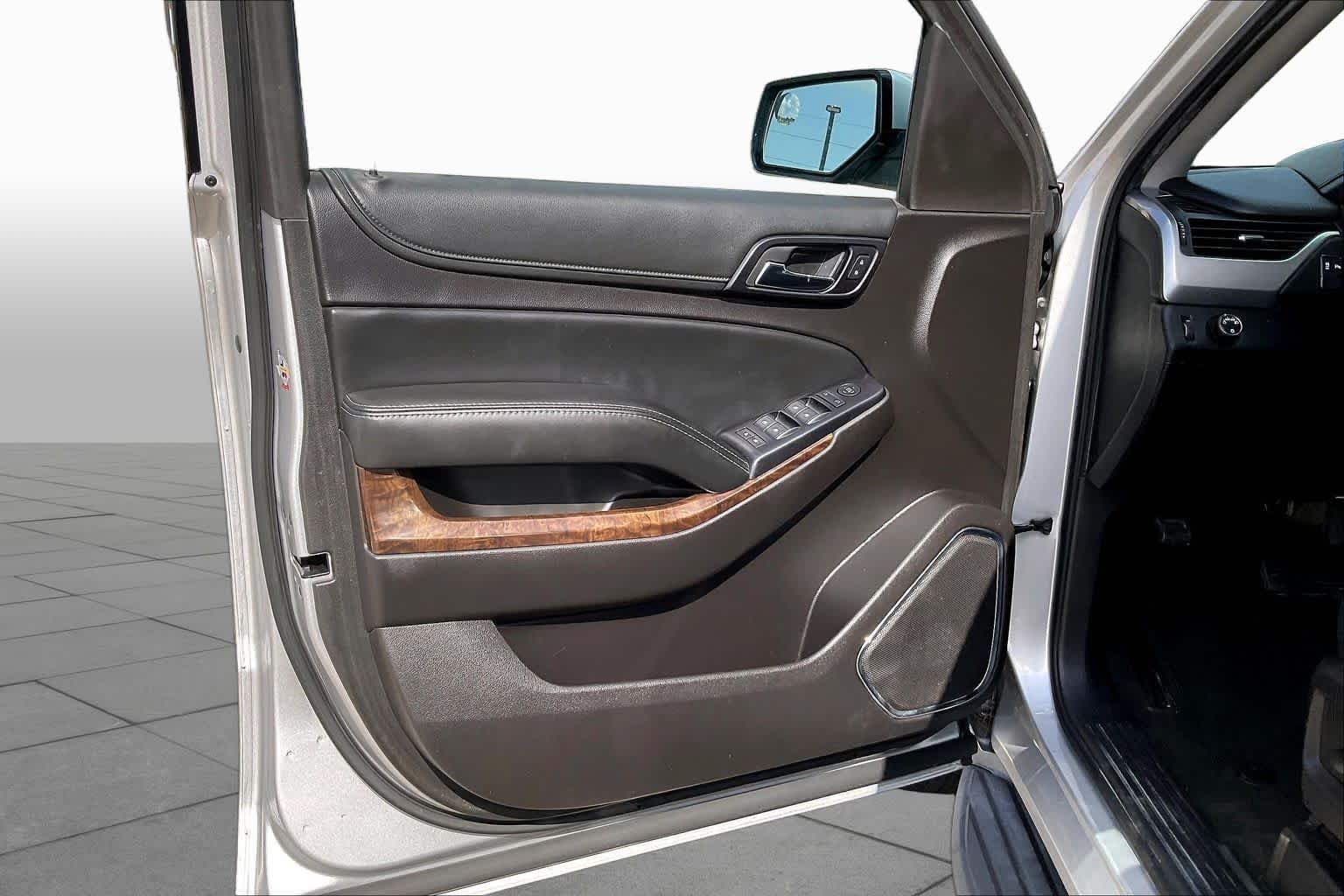 Used 2016 Silver Ice Metallic Chevrolet LS image 21