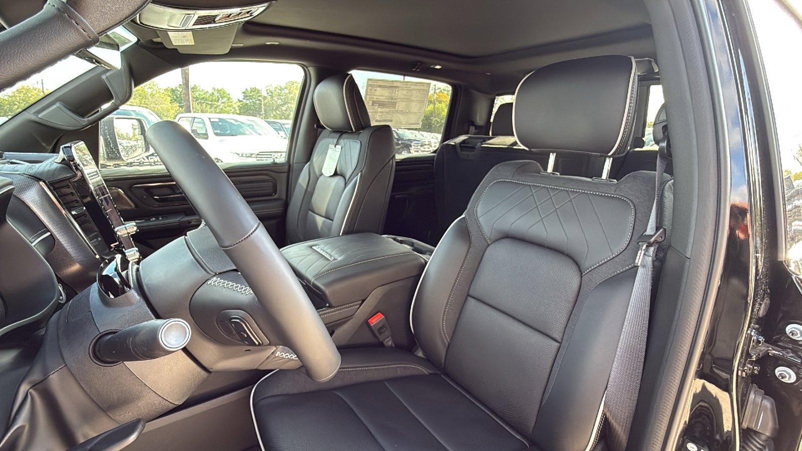 New 2026 Diamond Black Crystal Pearl-Coat Exterior Paint RAM Limited image 16