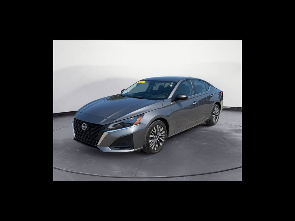 Used 2025 Gray Nissan 2.5 SV image 2