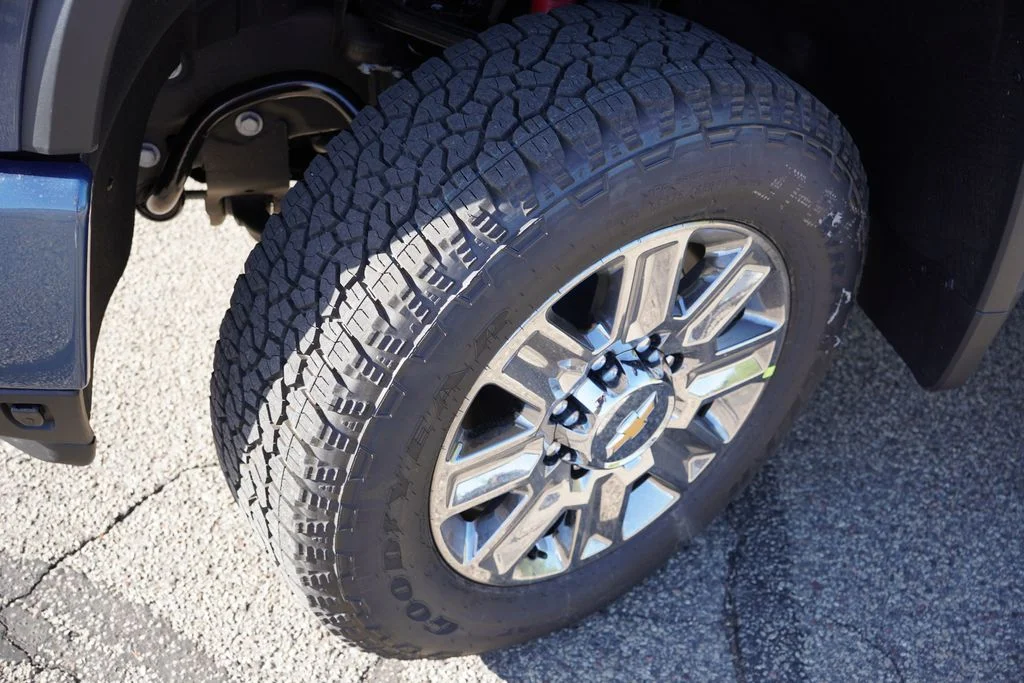 New 2026 Lakeshore Blue Metallic Chevrolet High Country image 9