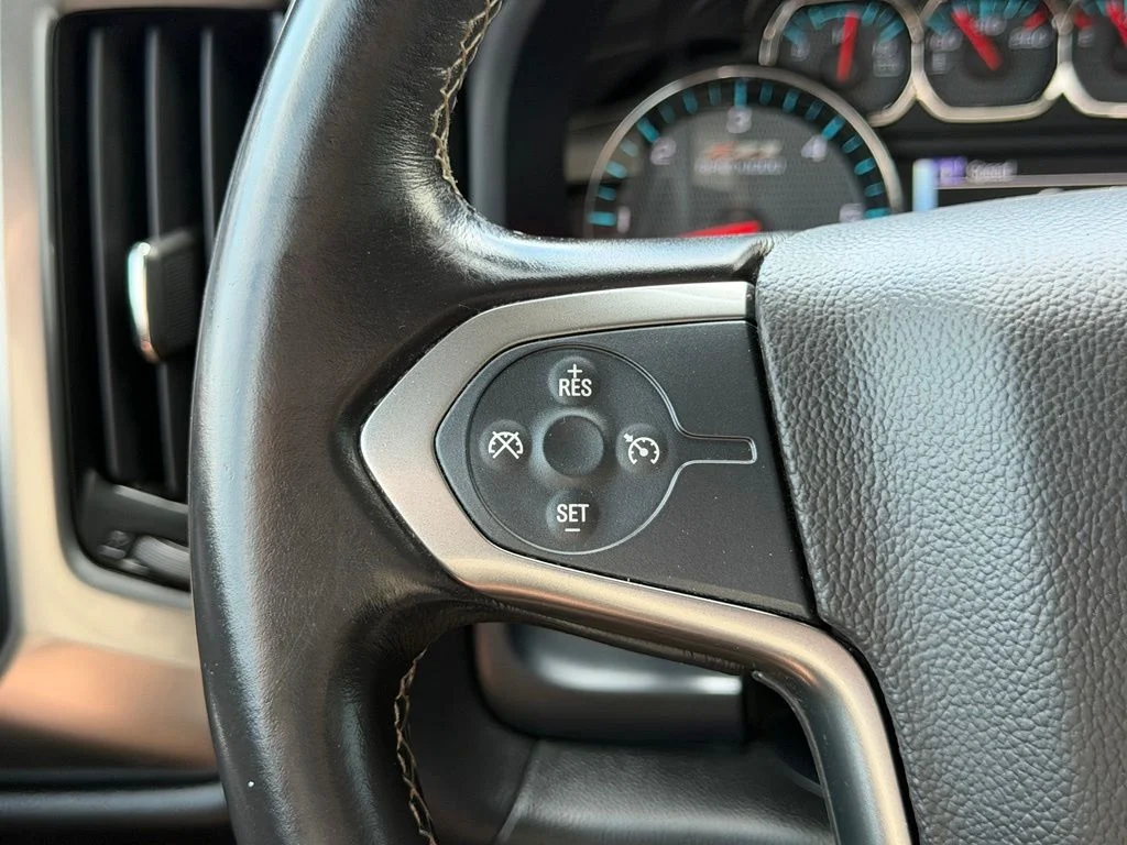 Used 2015 Silver Chevrolet LT image 17