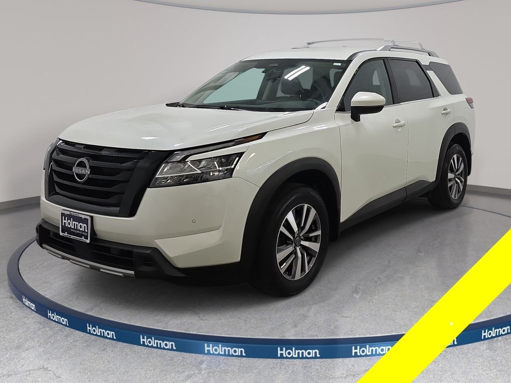 2023 Nissan Pathfinder SL 4WD's photo