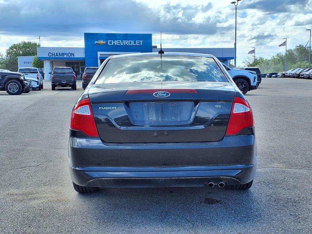 Used 2012 Black Ford SE image 5