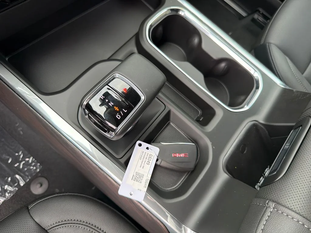 2026 GMC Sierra 1500 SLT - Photo 24