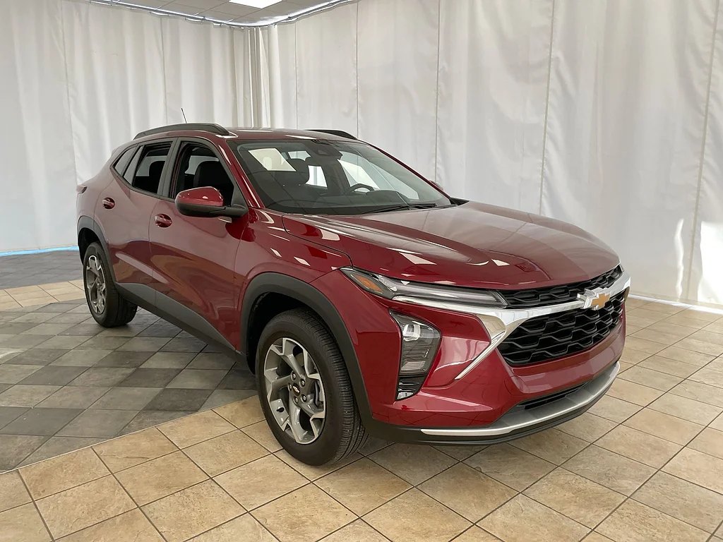 Used 2025 Crimson Metallic Chevrolet LT image 32