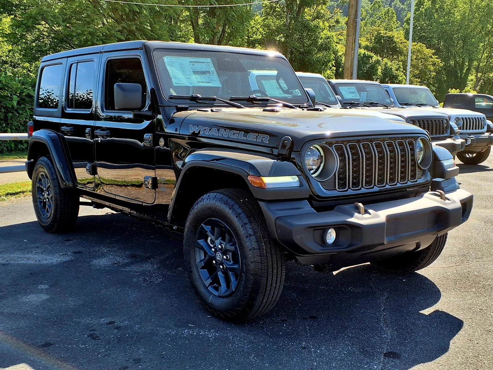 New 2026 Black Clear-Coat Exterior Paint Jeep 85th Anniversary Edition image 1