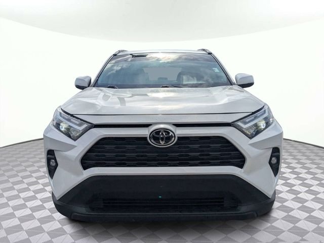 Used 2025 Beige Toyota XLE Premium image 8