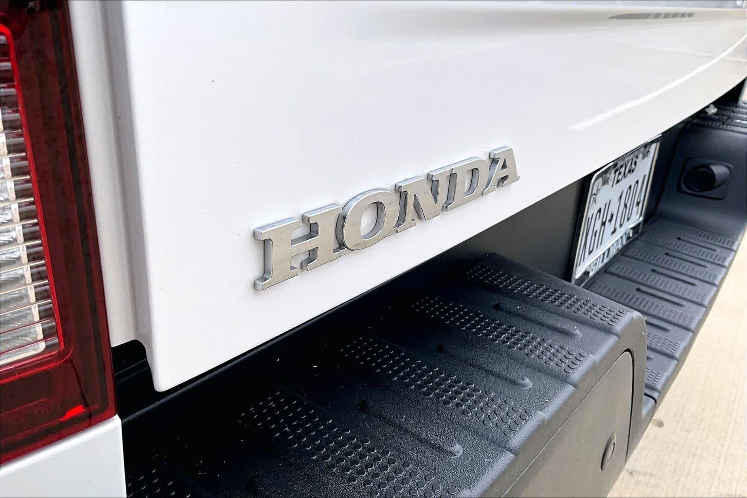 Used 2024 Platinum White Pearl Honda TrailSport image 31