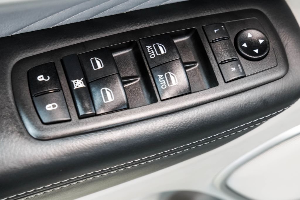Used 2021 Silver Jeep Trackhawk image 43