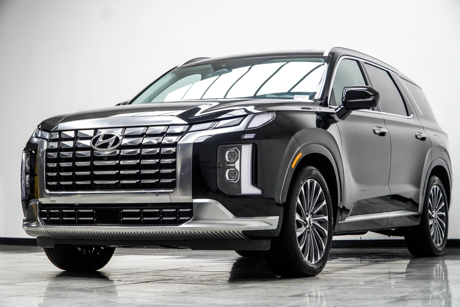 Used 2025 Black Hyundai Calligraphy image 9