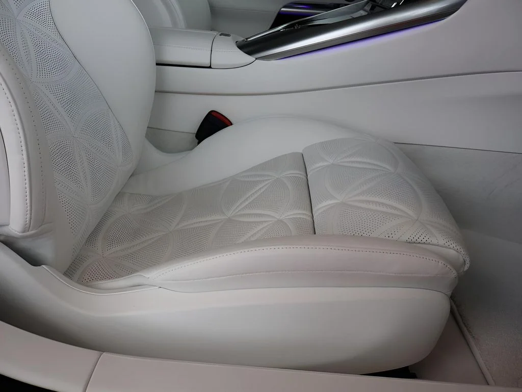 New 2026 MANUFAKTUR moonlight white magno (White Ambiance) Mercedes-Benz Maybach SL 680 image 19