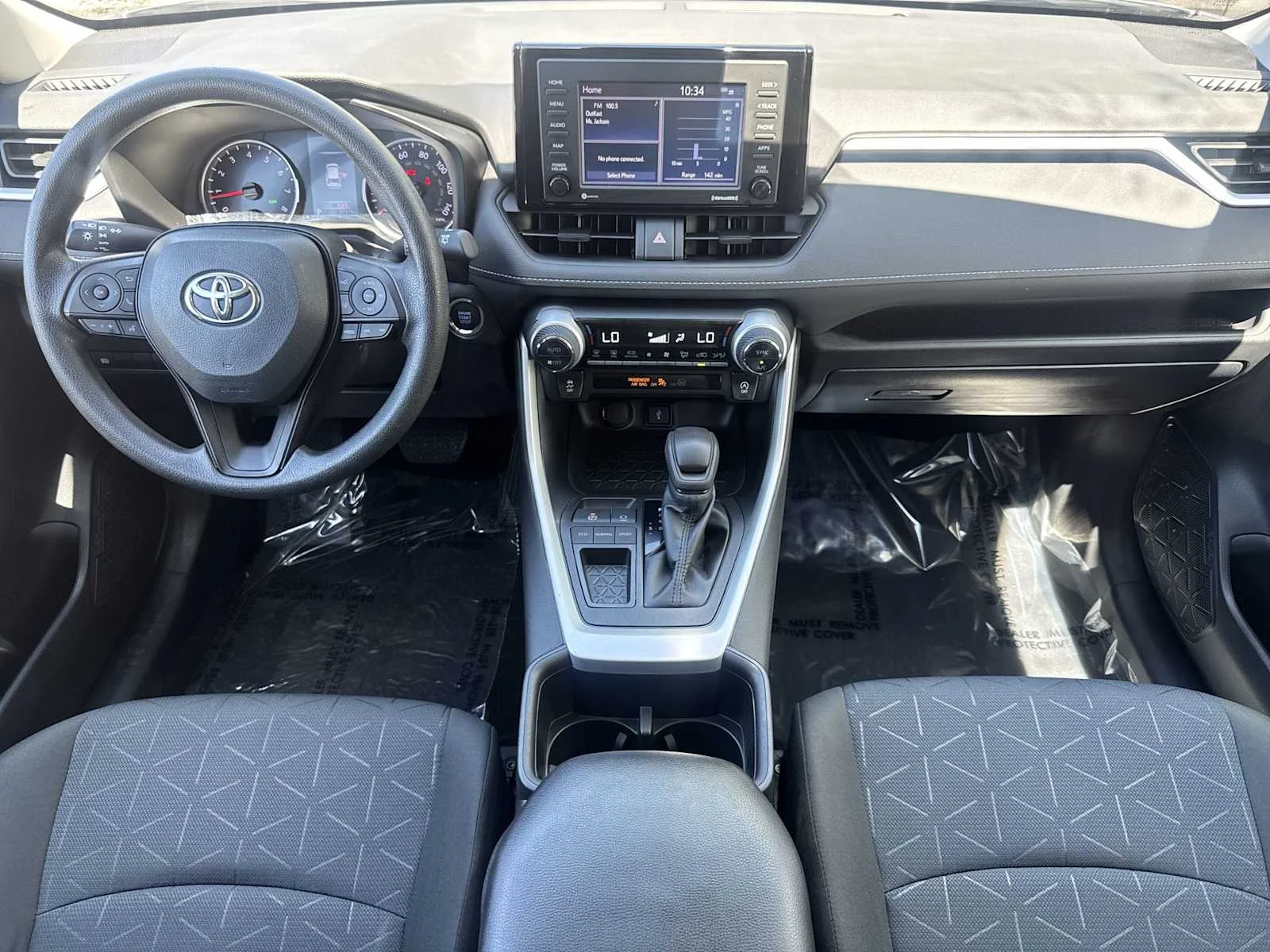 Used 2022 Silver Sky Metallic Toyota XLE image 13