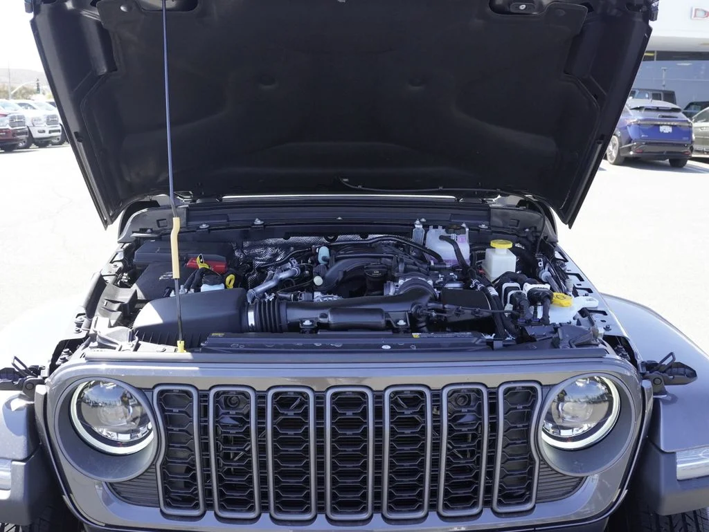 New 2026 Granite Crystal Metallic Clear-Coat Exterior Paint Jeep Sport S image 28