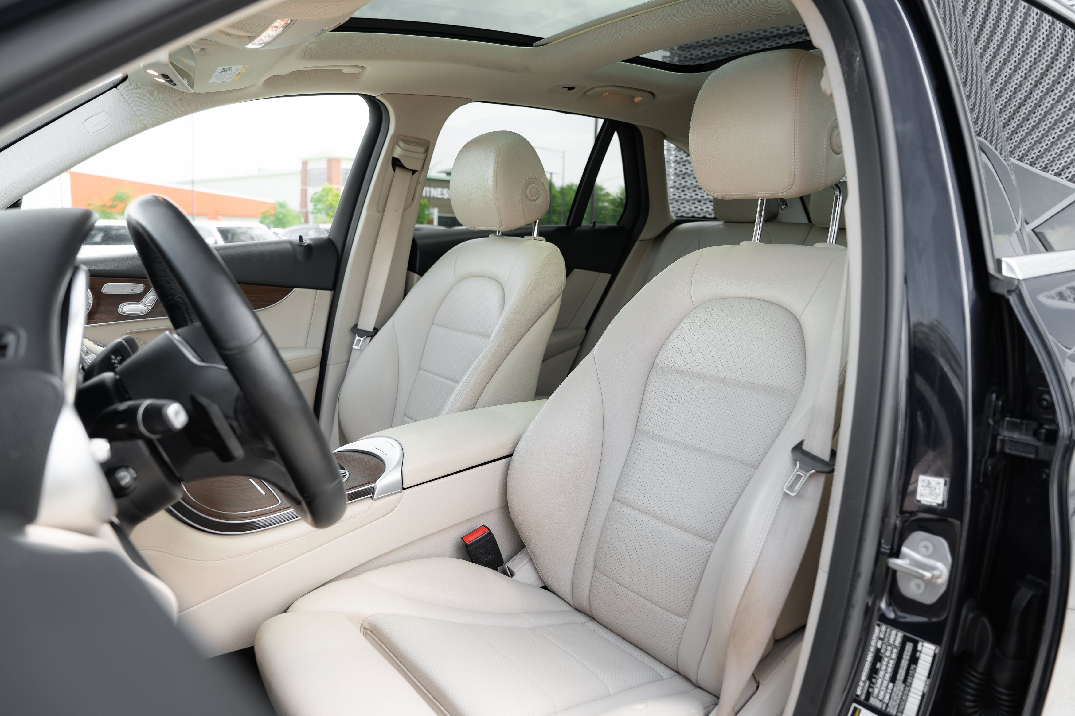Used 2020 Lunar Blue Metallic Mercedes-Benz GLC 300 image 18