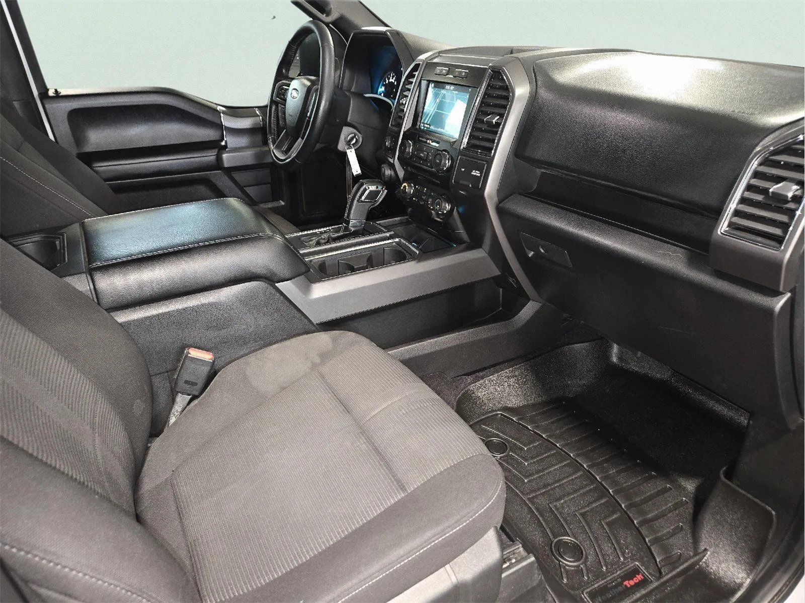 Used 2017 Oxford White Ford XLT image 42