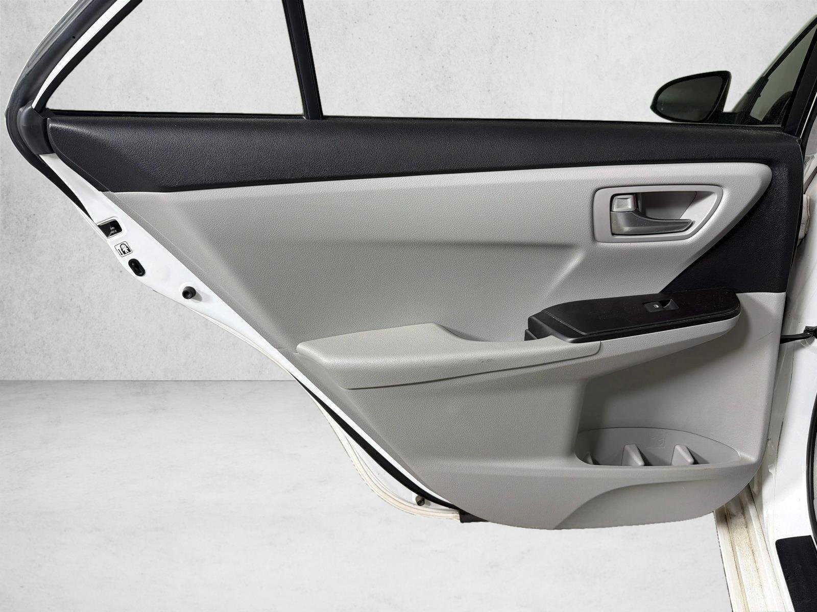 Used 2017 Super White [White] Toyota LE image 21