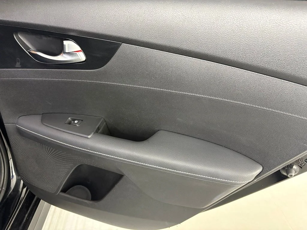 Used 2023 Black Kia GT-Line image 36