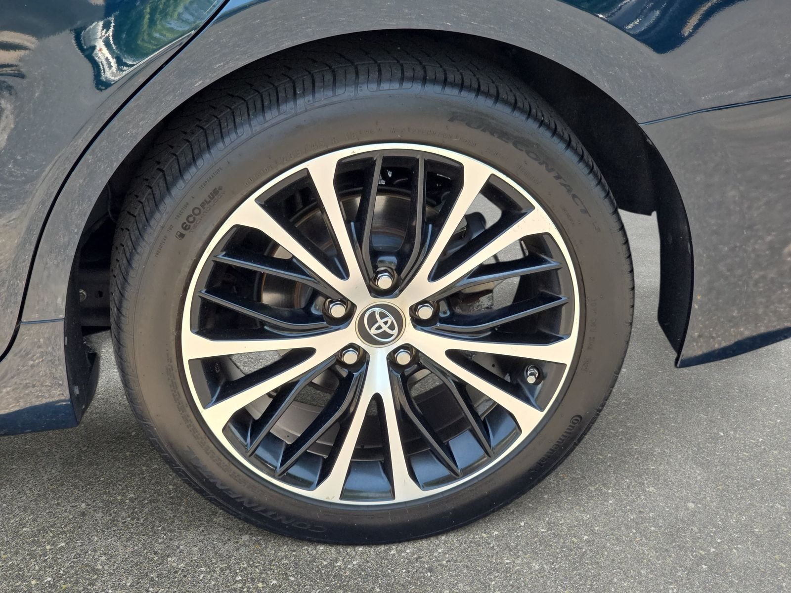 Used 2018 Blue Toyota SE image 31