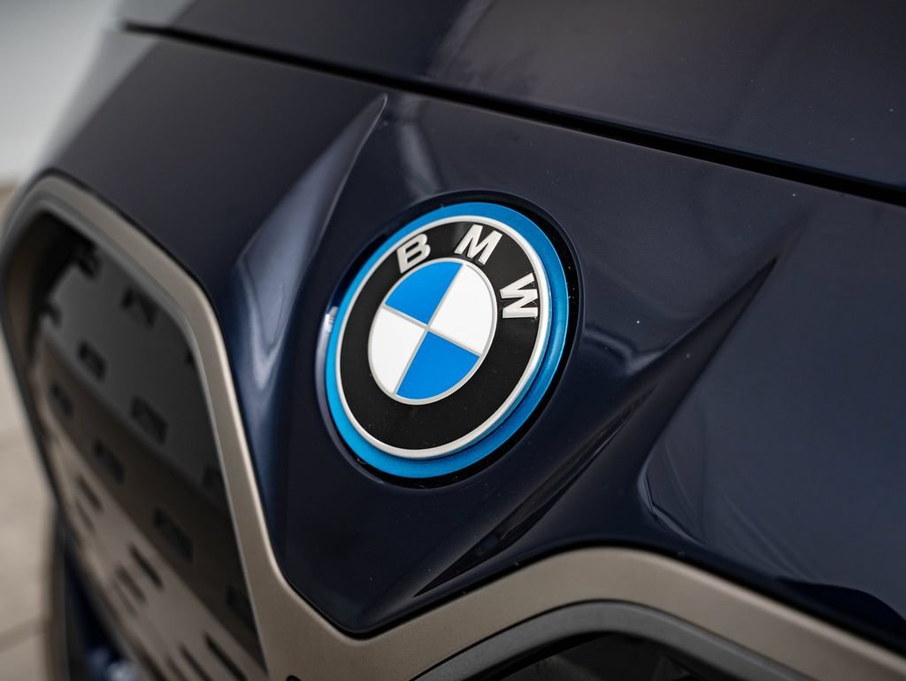 Used 2023 Tanzanite Blue Ii Metallic BMW M50 image 3