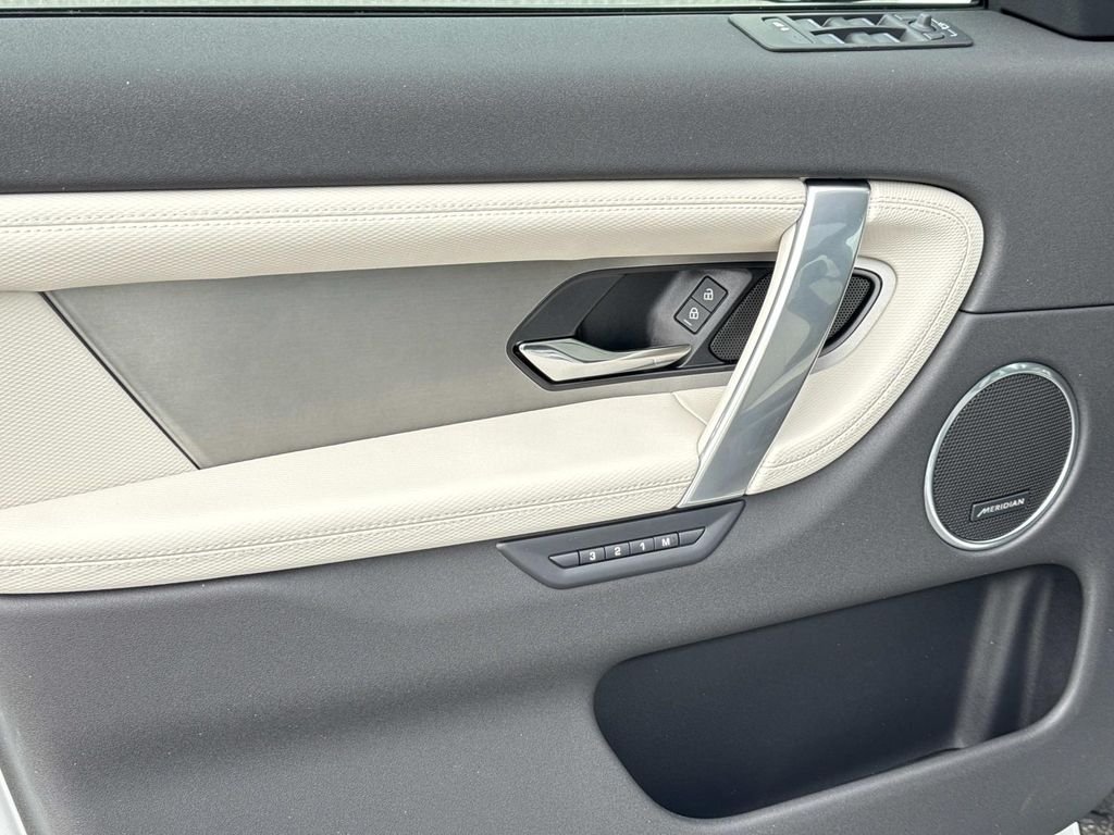 New 2026 Fuji White Land Rover Landmark Edition image 20