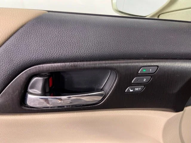 Used 2015 Gold Honda EX-L image 16