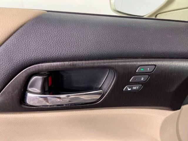 Used 2015 Gold Honda EX-L image 16