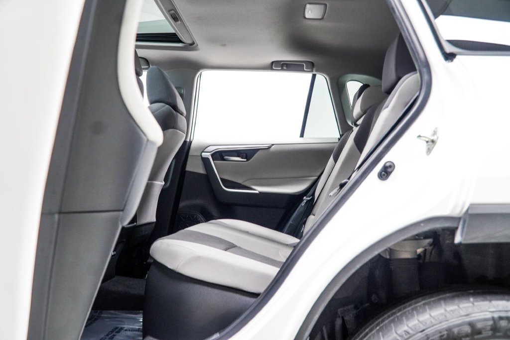 Used 2025 White Toyota XLE image 39